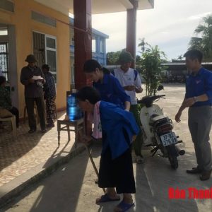 Hà Trung: Khám cấp thuốc miễn phí cho các đối tượng chính sách, người nghèo