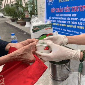 HOẠT ĐỘNG THIỆN NGUYỆN – BẾP CHÁO YÊU THƯƠNG