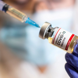 NGÀY QUỐC TẾ PHÒNG, CHỐNG DỊCH BỆNH (27/12): BỘ Y TẾ KÊU GỌI NGƯỜI DÂN TIÊM VACCINE PHÒNG COVID-19