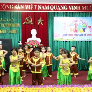 RỘN RÀNG NGÀY QUỐC TẾ THIẾU NHI 1/6 BỆNH VIỆN ĐA KHOA HÀ TRUNG