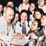 CÂU CHUYỆN VỀ TÌNH YÊU THƯƠNG CỦA BÁC – BÁC DẠY TRẺ