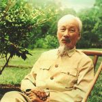 CÂU CHUYỆN VỀ TÌNH YÊU THƯƠNG CỦA BÁC – CHIẾC ÁO ẤM