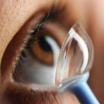 THỰC HƯ THÔNG TIN ĐEO KÍNH ÁP TRÒNG BAN ĐÊM CHỮA CẬN, LOẠN, VIỄN THỊ KHÔNG CẦN PHẪU THUẬT