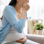 CÁCH ĐỐI PHÓ VỚI CHỨNG Ợ CHUA, Ợ NÓNG KHI MANG THAI