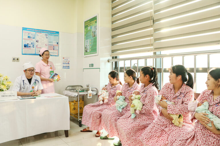 MŨI VẮC XIN VIÊM GAN B ĐẦU ĐỜI – LÁ CHẮN BẢO VỆ SỨC KHỎE TRẺ NGAY TỪ NHỮNG GIỜ ĐẦU TIÊN